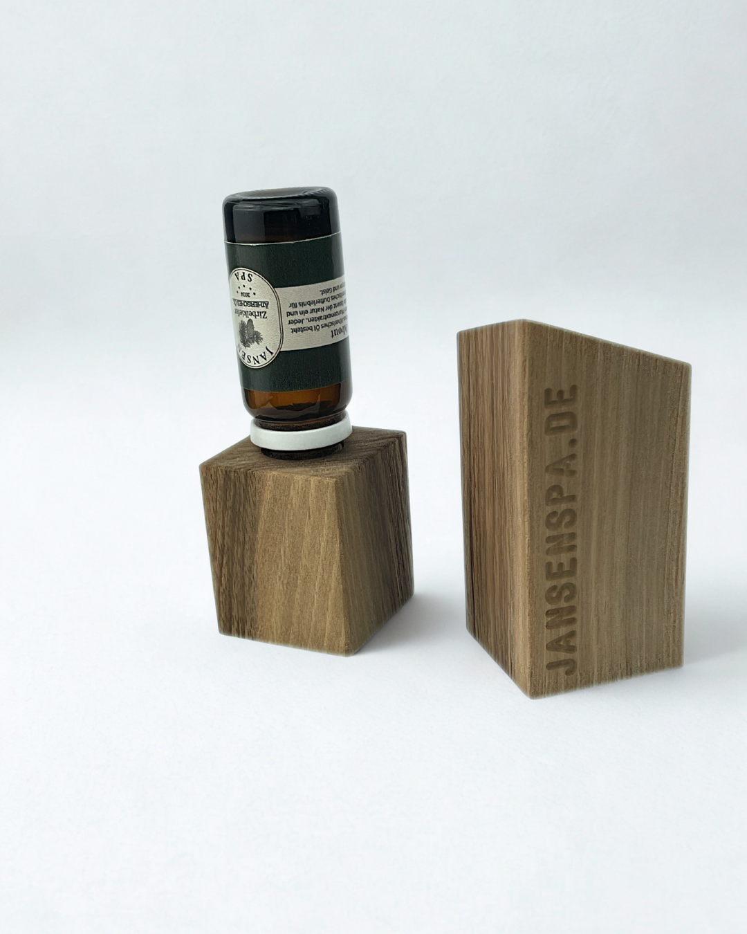 Raumdiffusor Nussbaum mit ätherischem Öl